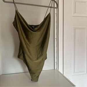 Lulus | NWOT Olive Silky Bodysuit